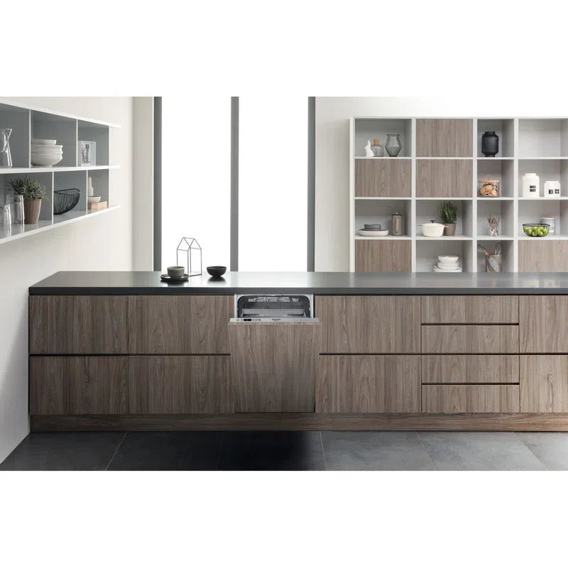 Купить Встраиваемая посудомоечная машина HOTPOINT-ARISTON HSIC 3M19 C — Фото 2