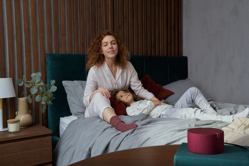 Купить Умная колонка Яндекс Я.Станция Мини 2 красная — Фото 3