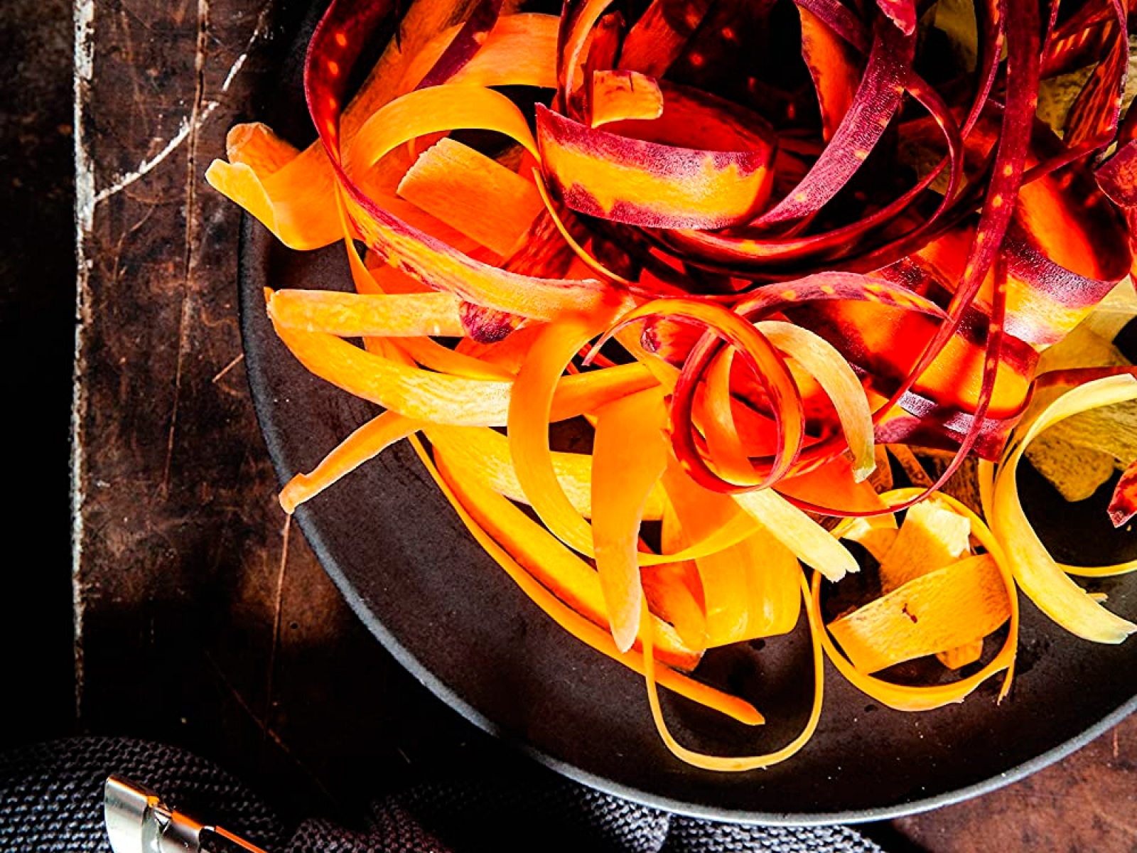 Купить  MICROPLANE Нож для чистки овощей, цвет: черный — Фото 7