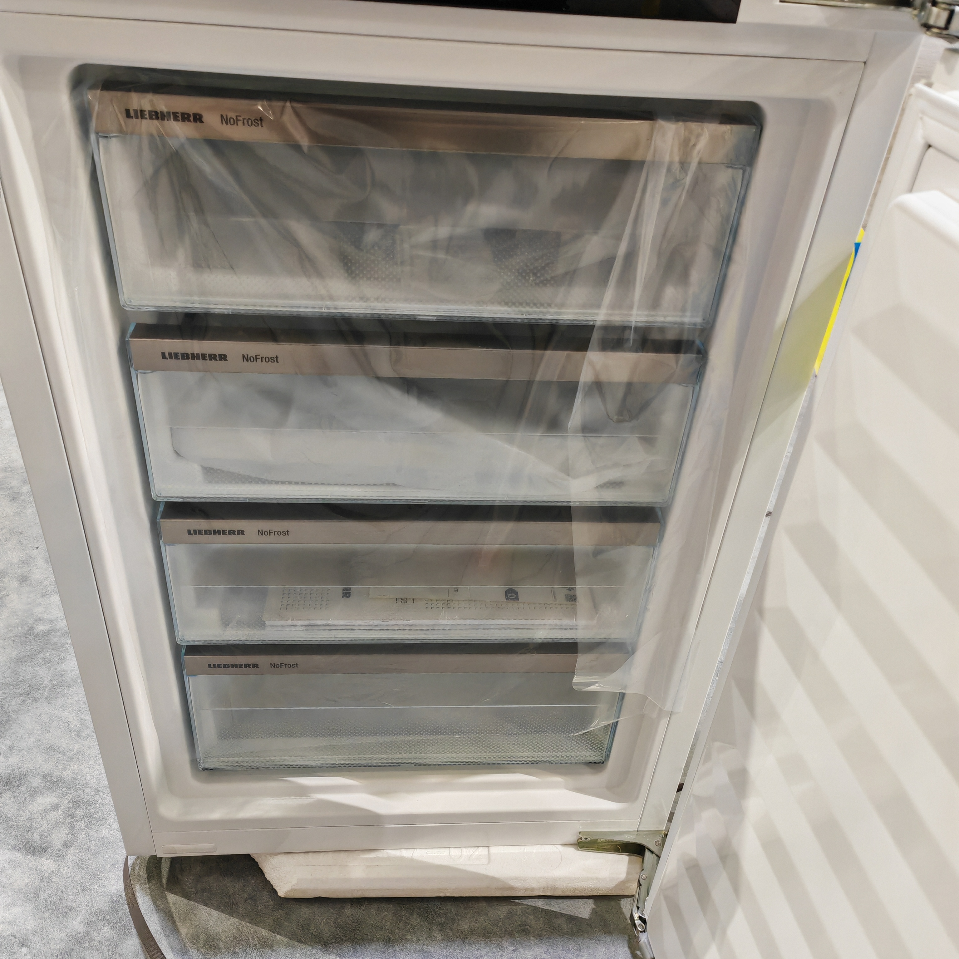 LIEBHERR IFNd 3924																		 — описание, фото, цены в интернет-магазине PT Stores