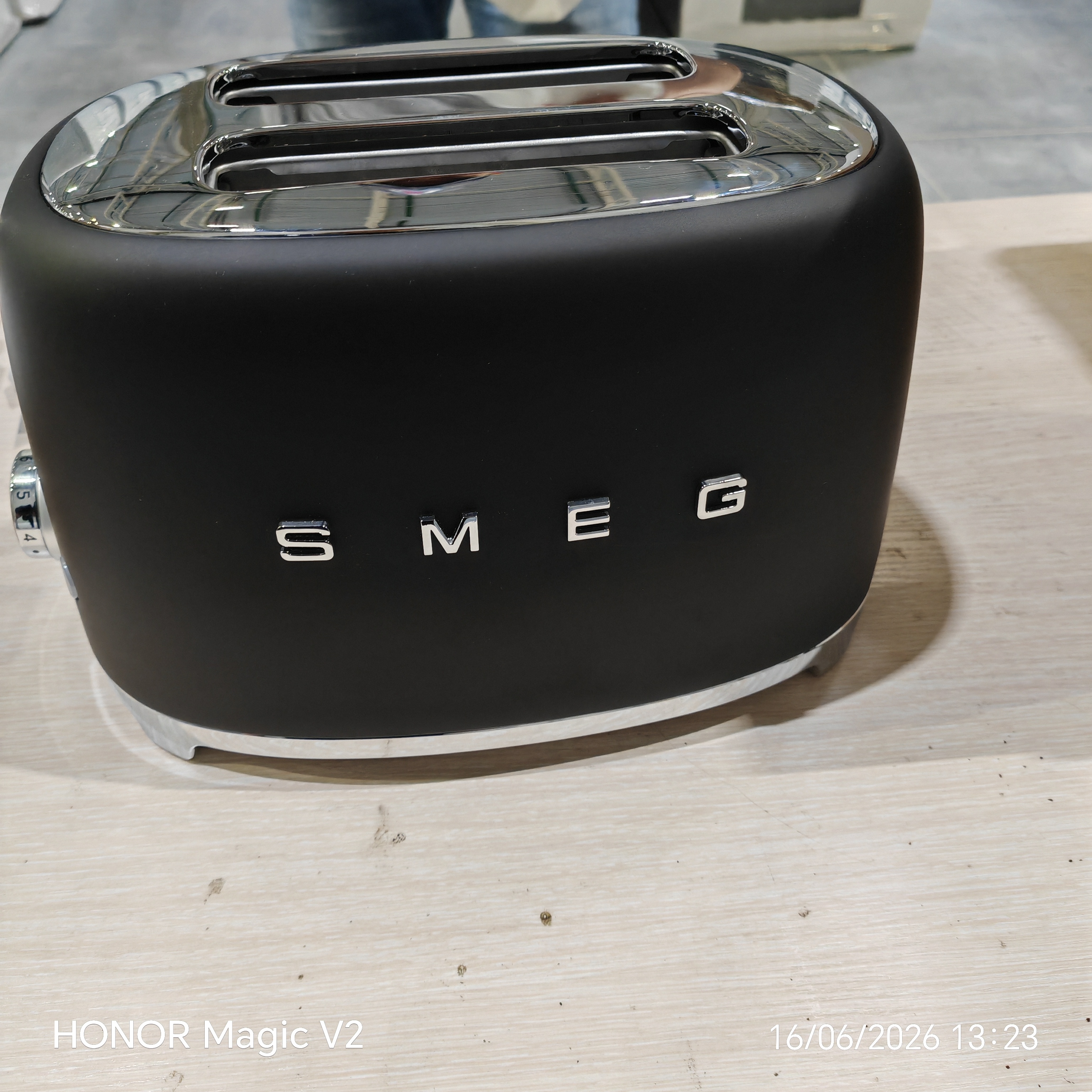 Купить  Smeg TSF01BLMEU — Фото 2